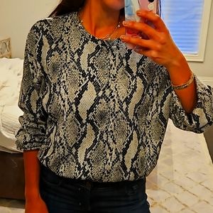 WOMEN'S ZARA PYTHON PRINT SHIRT BLOUSE SIZE M $40
